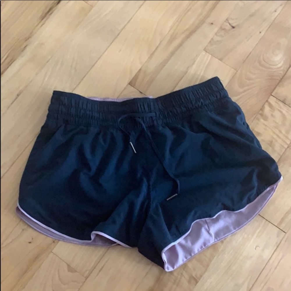Lululemon choose a side short